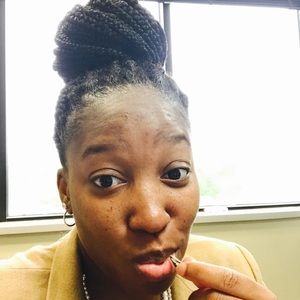 Meet your Posher, Stacy